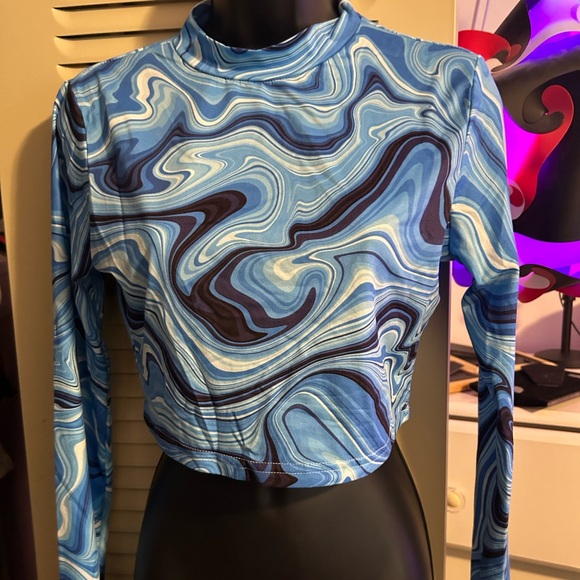 SHEIN size medium cropped long sleeve blue - Picture 1 of 2